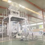 En uppsättning automatisk 1-3,5 kg tvättmedelspulverförpackningsmaskin klar för leverans.