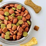 Automatisk produktionslinje för balning av foderpåsar för husdjur